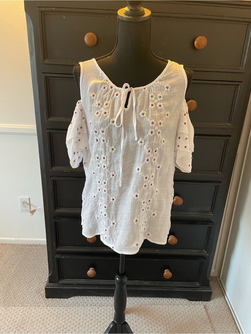 White Cold-Shoulder Embroidered Peasant Top - Unbranded